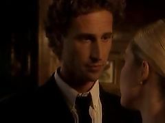 Ненавязчивая французская блондинка